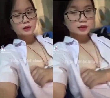 ดูถูกสาวใช้ที่มีเสน่ห์
